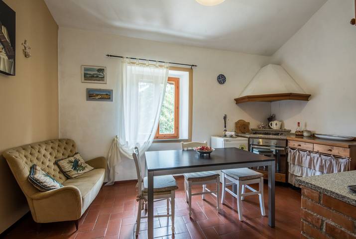 Appartamento intero, Appartamento di vacanza 'Lavanda' con vista sulle montagne, piscina condivisa e Wi-Fi in Montieri, Provincia di Grosseto