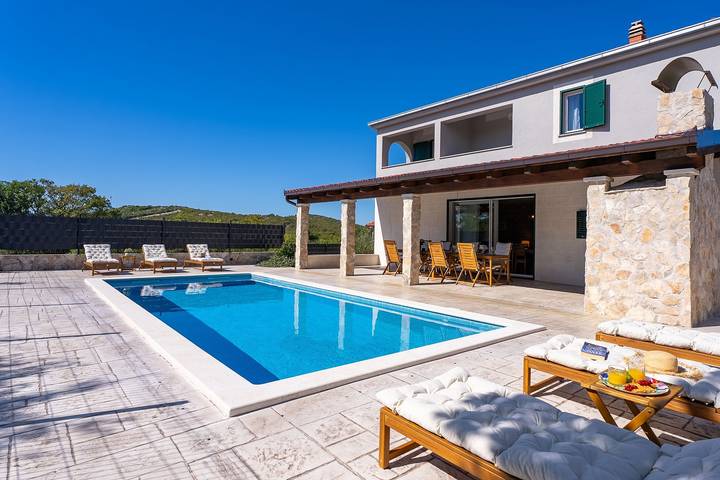 Villa für 8 Personen, mit Pool und Garten in Marina - 2