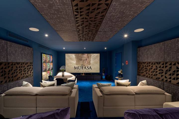 Villa  Riviera, Luxus, Pool, Jacuzzi, Kino und Fitnessraum. in Los Pinos (Almuñecar), Almuñecar