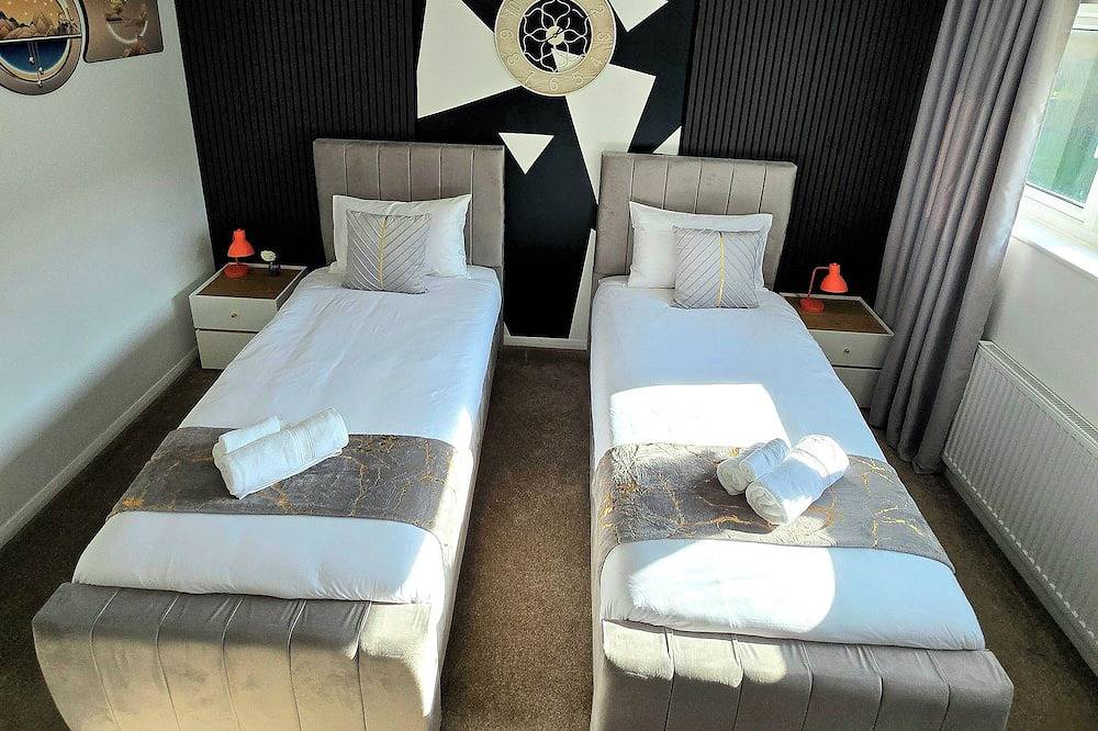Elegant 3-Bedroom Sleeps 6 Fully Equipped|Families,Nhs&Business Contractors in Kettering, Northamptonshire