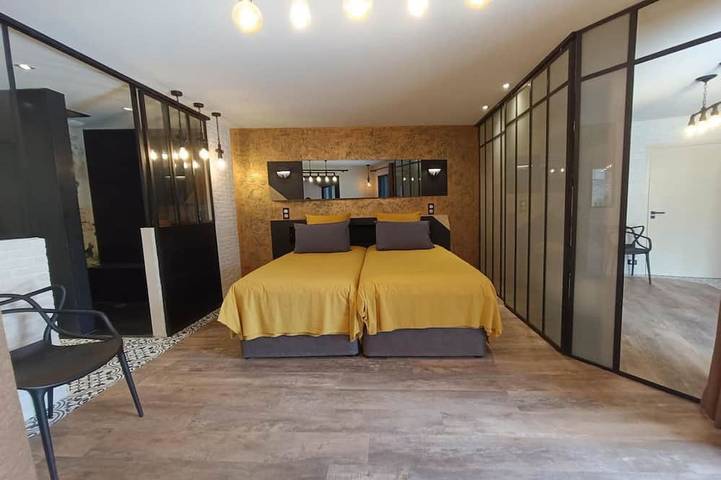 Location de vacances pour 4 personnes, avec terrasse ainsi que piscine et sauna à Vayrac - 3