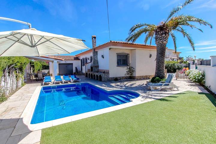 Villa for 10 people, with garden - 1