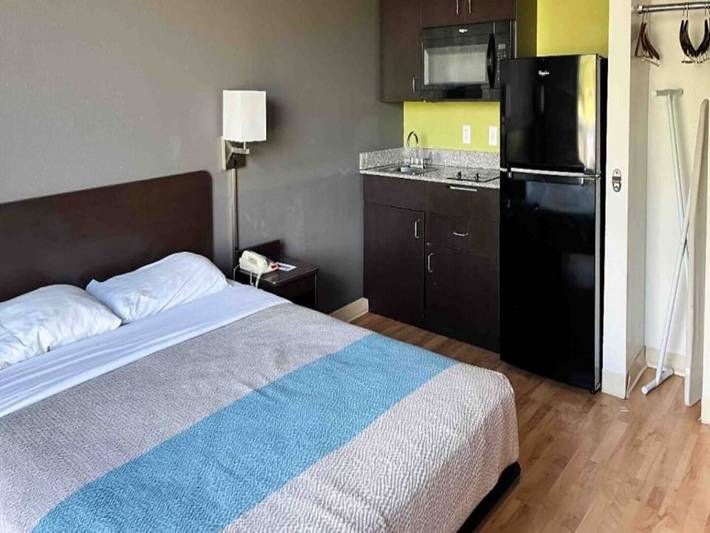 Apartamento entero, Studio 6 Suites Clarion, Pa_2 Camas Completas in Clarion (PA), Condado de Clarion