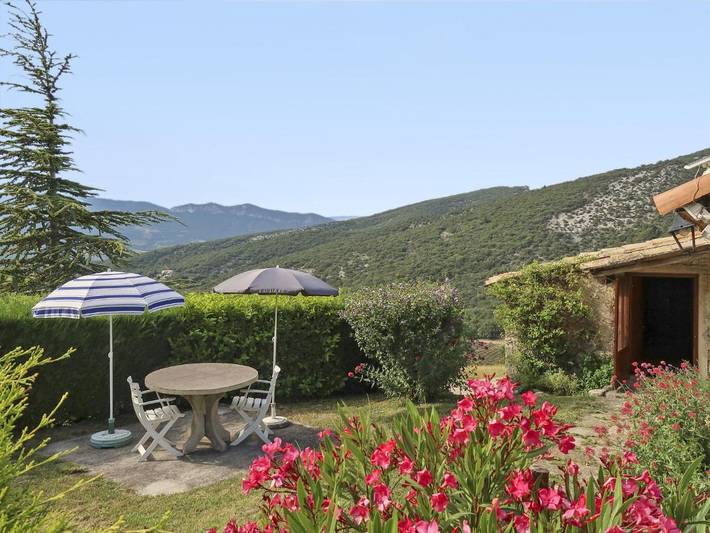Location de vacances pour 4 personnes, avec jardin, animaux acceptés à Roche-Saint-Secret-Béconne