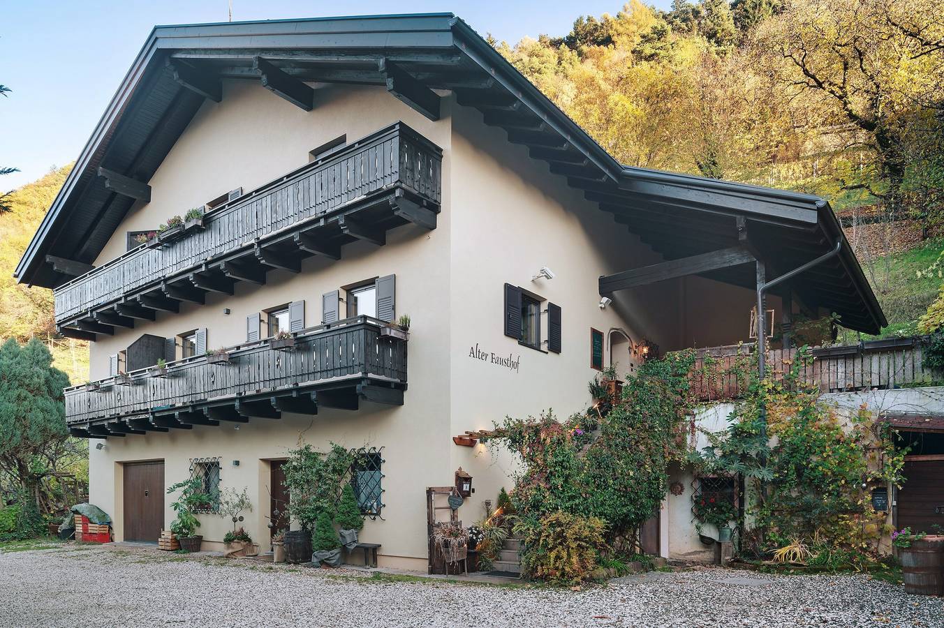 Room 'Alter Fausthof Kitty' with Mountain View, Shared Terrace and Wi-Fi in Völs am Schlern, Dolomiti Superski