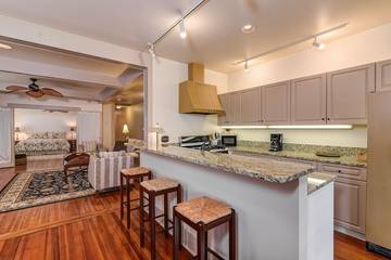 Loft for 2 Guests in Hendersonville, Blue Ridge Mountains, Picture 3