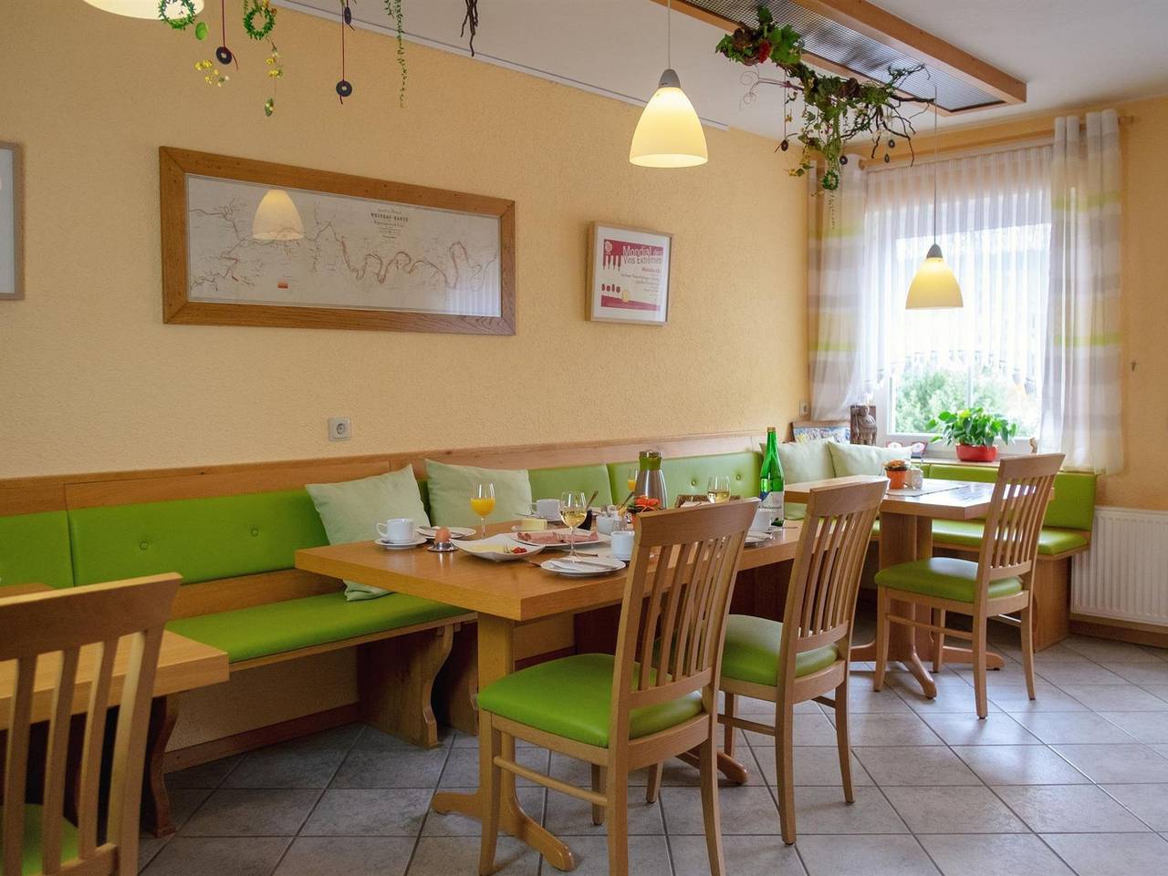 Pension Weingut zur Traube - Doppelzimmer mit Balkon in Osann-Monzel, Bernkastel-Kues & Umgebung