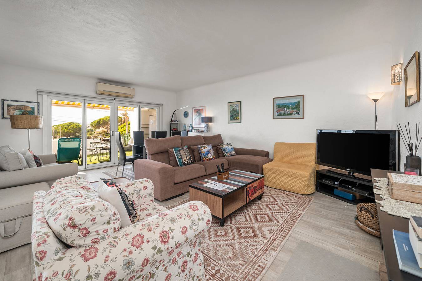 Appartement 'Gudrun' avec vue sur la mer, Wi-Fi et climatisation in Carvoeiro, Lagoa