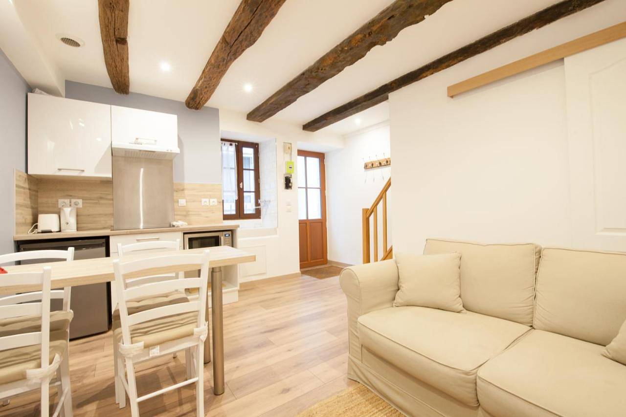 Appartement entier, La Coquette - Tout confort - 100m du Canal - Calme - Wifi in Malestroit, Région de Vannes