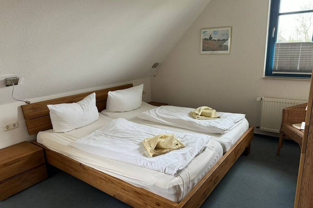 Reetdachhaus Weißdorn 1 - Ferienhaus Weißdorn 1 im Feriendorf Puddeminer Wiek in Puddemin, Poseritz