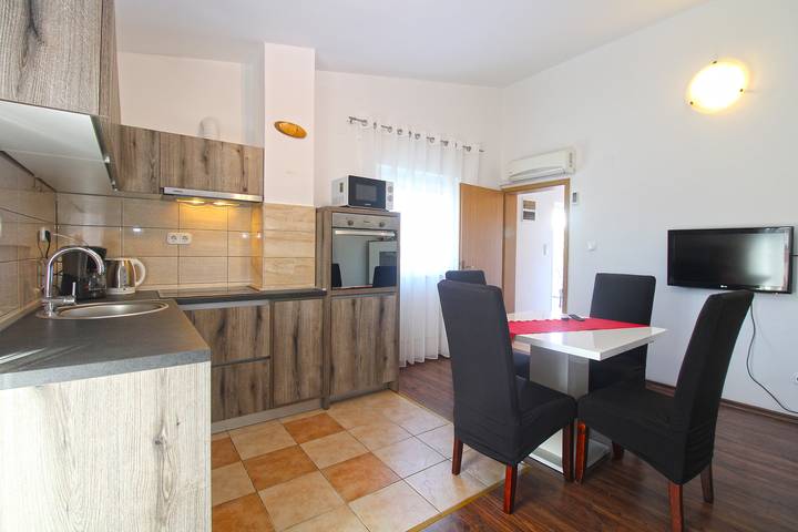 Ferienwohnung für 4 Personen, mit Terrasse in Fazana - 4