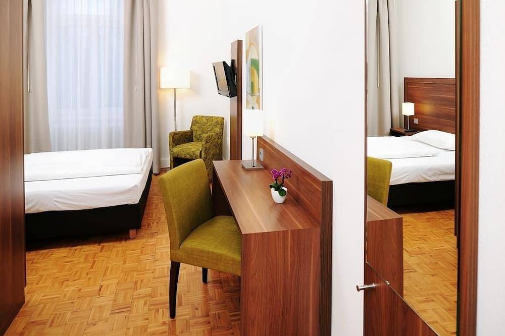 Ganze Wohnung, Doppelzimmer mit französischem Bett in Rastatt, Nordschwarzwald
