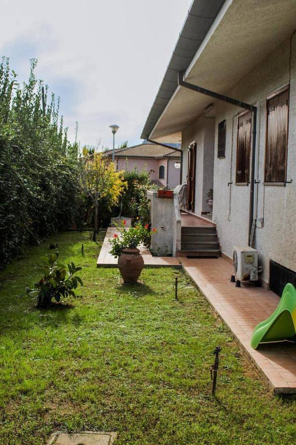 Villa per 10 persone, con Terrazza e Giardino nonché Panorama a San Felice Circeo