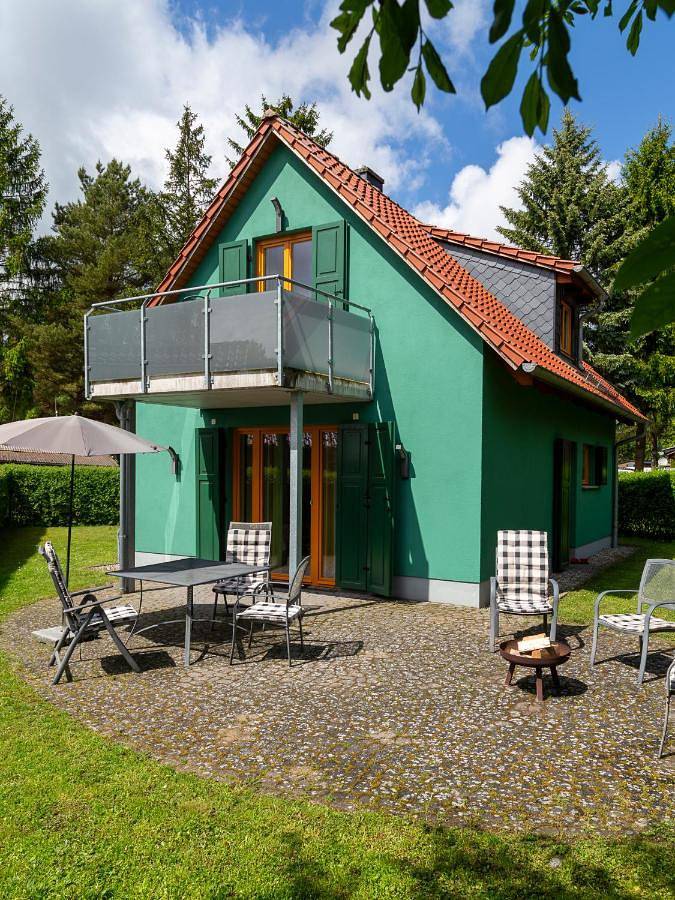 Ferienhaus für 5 Personen, mit Balkon und Terrasse sowie Garten und Sauna in Lohmen