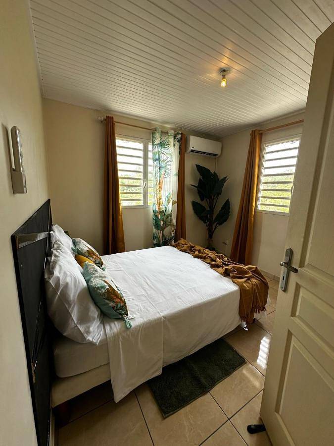 Chambre d’hôte pour 2 personnes, avec terrasse et vue à Le Lamentin - 2