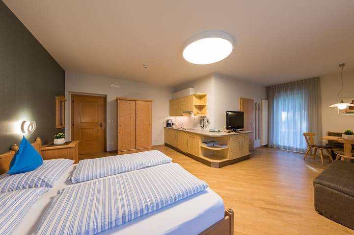 Ferienwohnung für 2 Personen, mit Pool und Balkon in Meran - 2