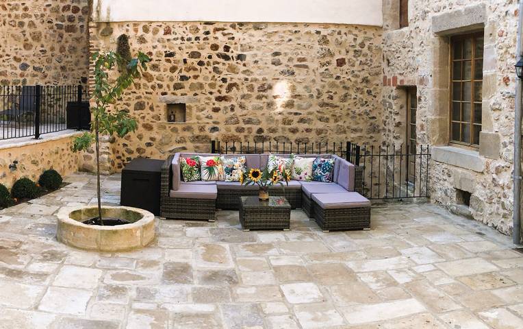 Villa pour 13 personnes, avec terrasse et piscine, animaux acceptés en Auvergne - 2