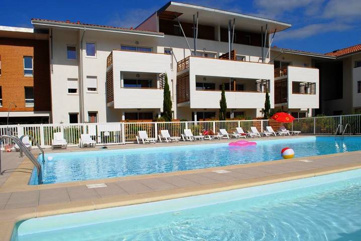 Parque de vacaciones para 4 personas, con piscina además de jardín y sauna en Moliets-et-Maa