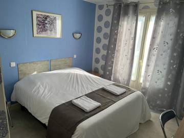Hôtel pour 3 personnes, avec jardin à Commentry