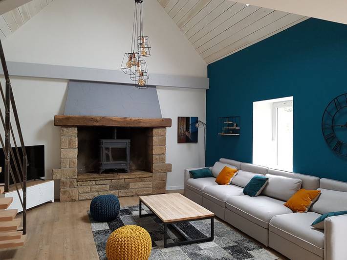 Gîte pour 8 personnes, avec terrasse ainsi que jardin et piscine, animaux acceptés