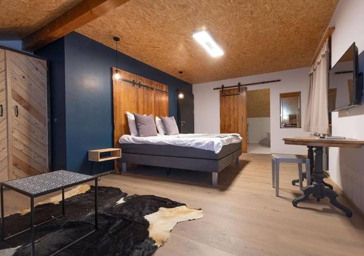 Chambre d’hôte pour 4 personnes, avec Balcon et Terrasse ainsi que Jardin et Vue