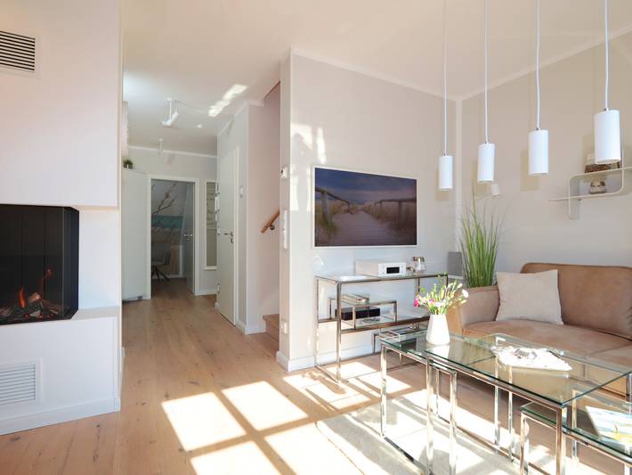 Ganze Wohnung, Ferienwohnung „Kleine Meerzeit Zingst“ mit Gaskamin, Fußbodenheizung, Balkon & Wlan in ruhiger Lage in Zingst, Fischland - Darß - Zingst