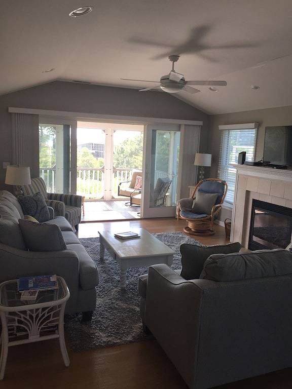 Schönes Haus am Kanal mit Bootsanleger - Spaziergang zum Strand in Fenwick Island, Sussex County (Delaware)