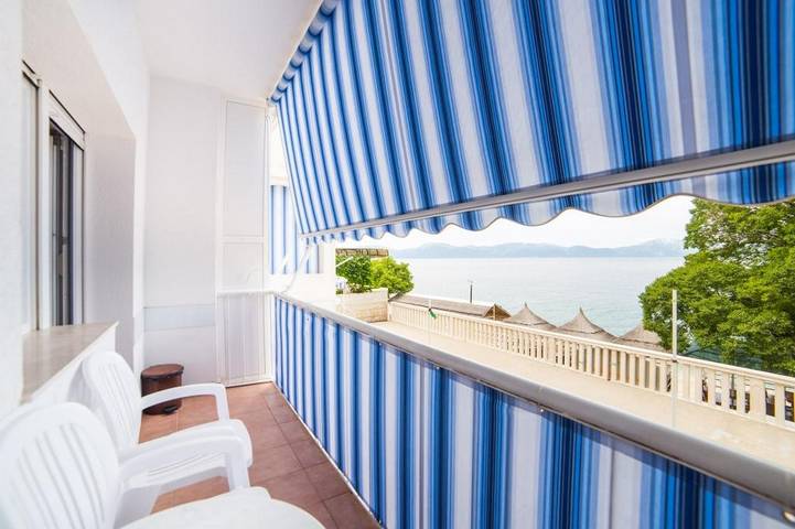 Zimmer für 3 Personen, mit Balkon/Terrasse - 1