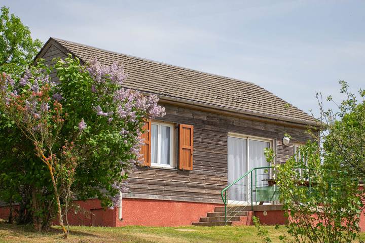 Gîte pour 6 personnes, avec terrasse dans Albaret-le-Comtal - 3