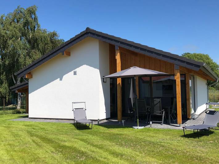 Bungalow für 5 Personen, mit Terrasse und Garten