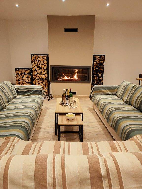 Gîte pour 13 personnes, avec terrasse et jardin dans Yonne - 3