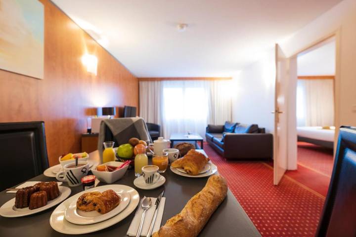 Hôtel pour 4 personnes, avec piscine à Mérignac - 3