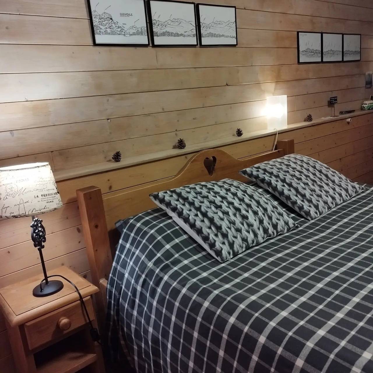Maison d’hôtes « Chambre Bachole » avec vue montagne, piscine partagée et Wi-Fi in Charancieu, Région de La Tour-du-Pin