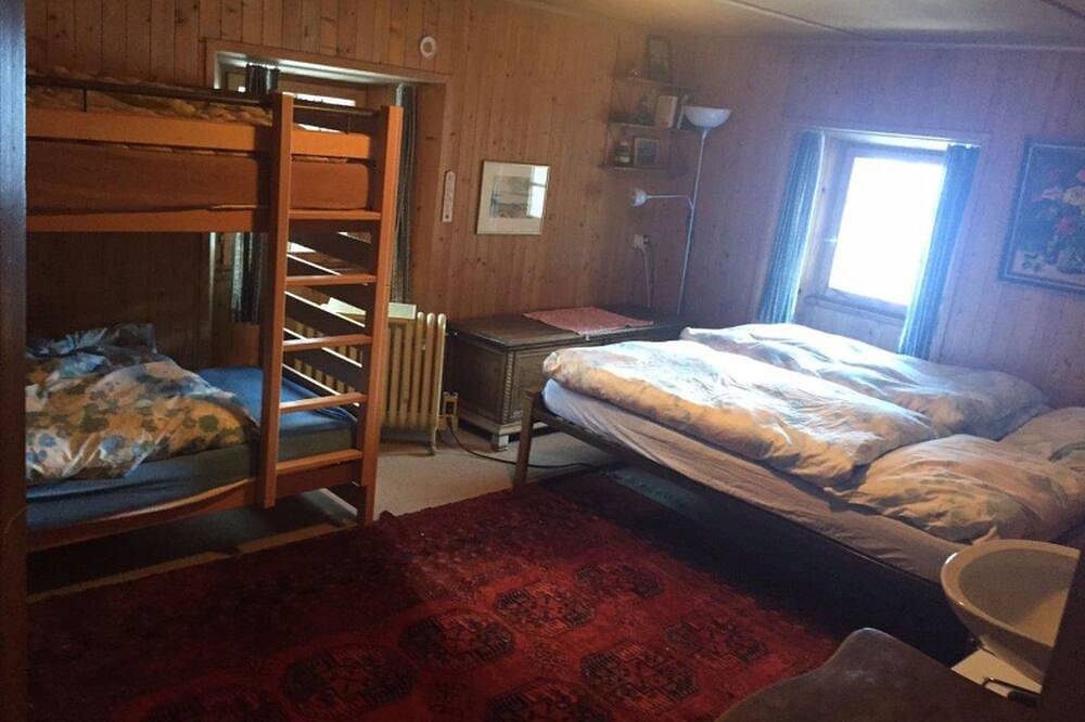 Ganze Wohnung, Wohnung Etter Albertinihaus, (Splügen). in Rheinwald, Hinterrhein