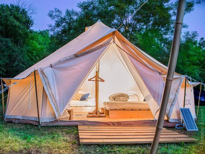 Cottage pour 4 personnes, avec jardin ainsi que vue et terrasse à Lacave
