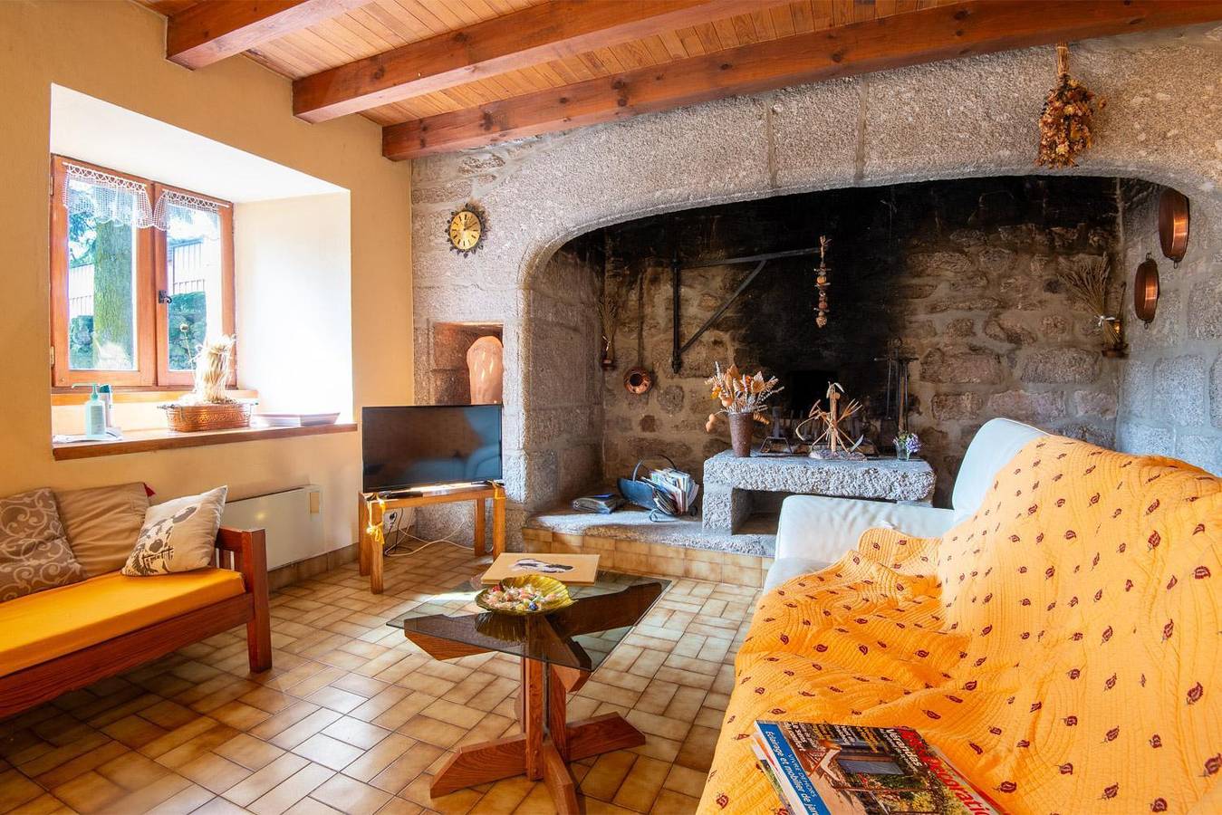 Gîte aux Combettes 4/6 personnes in Lac du Moulinet, Le Buisson