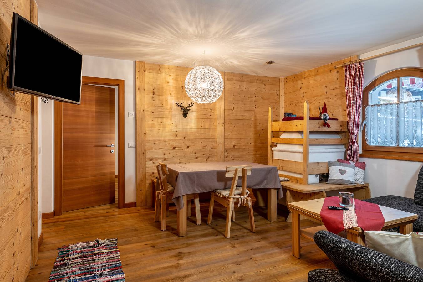 Ganze Wohnung, Ferienwohnung 'Dolomitc Tobià' mit Wlan in Campitello di Fassa, Dolomiti Superski