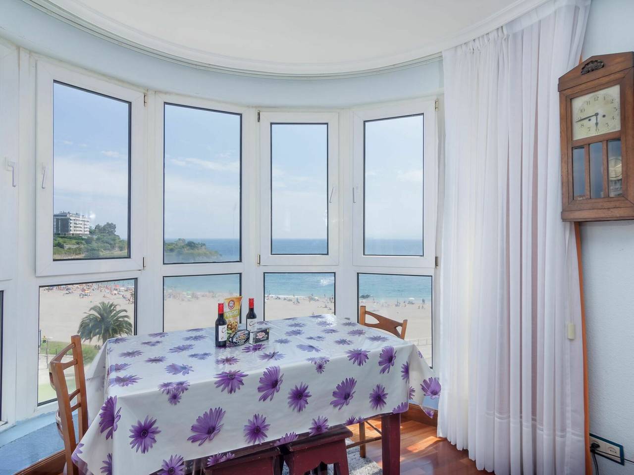 Entire apartment, Rico - Rico 100.1 in Castro-Urdiales, Cantabrian Coast