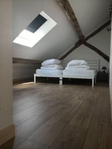 Location de vacances pour 4 personnes, avec jardin ainsi que piscine et vue à Mosnes - 4