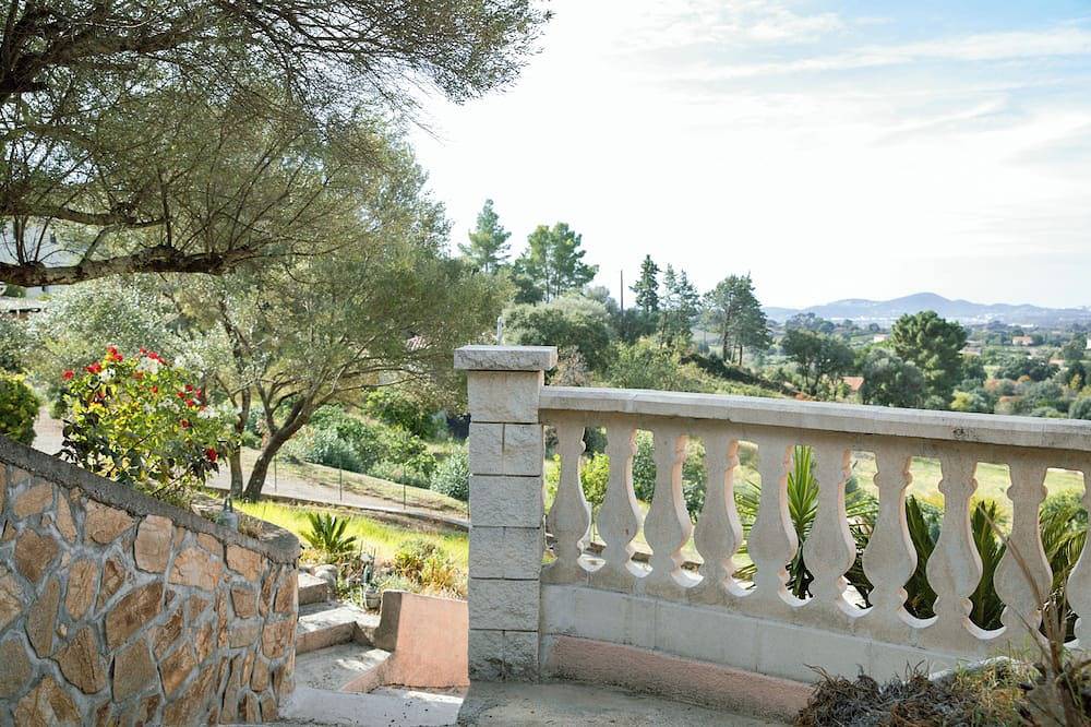 Ganze Wohnung, Quiet apartment in the Gravone valley, Peri plain. in Peri, Ajaccio und Umgebung