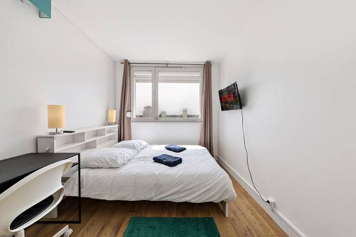 Gîte pour 8 personnes, avec balcon et vue à Saint-Étienne-du-Rouvray - 4