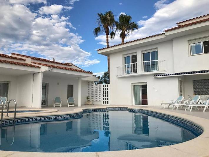 Casa rural para 4 personas, con jardín además de vistas y piscina en Delta del Ebro - 2