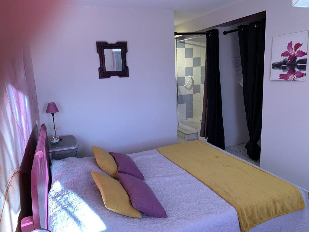 Au Mas d'Hurtes - Chambre à l'étage in Baraqueville, Massif central