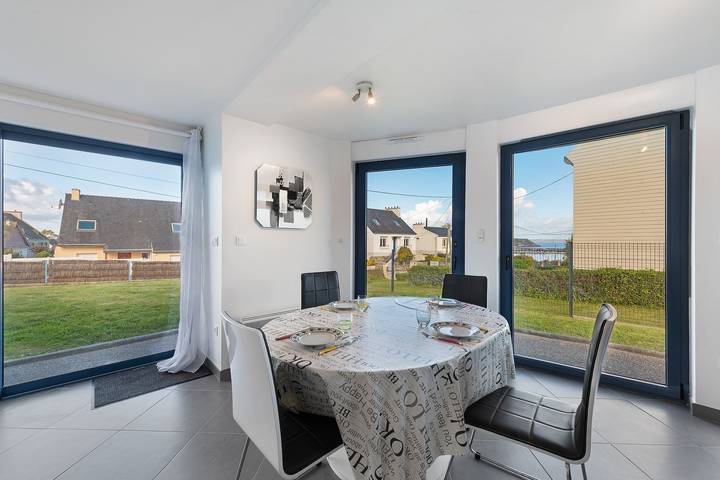 Serenity at Land’s End: Ocean Views and Beaches in Camaret-sur-Mer, Châteaulin Området