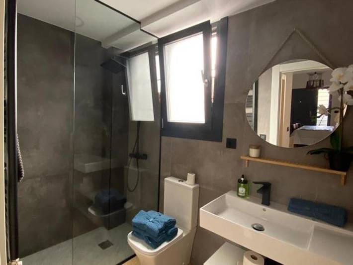 Entire apartment, Modern Suite in Central, Quiet Santander Location with King Bed and All Amenities in Santander, Cantabrian Coast