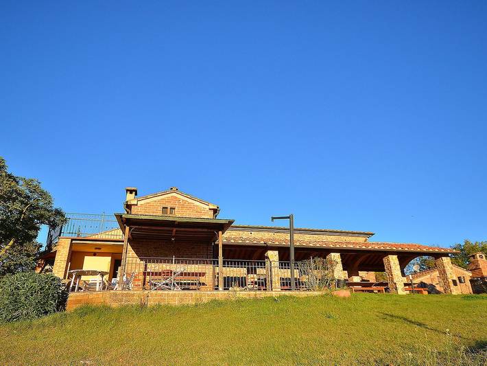 Agriturismo per 2 persone, con Terrazza e Giardino nonché Piscina a Peccioli