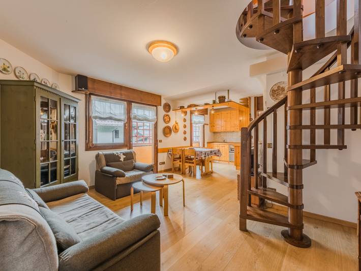 Appartamento per 6 persone, con Balcone e Giardino a Carisolo