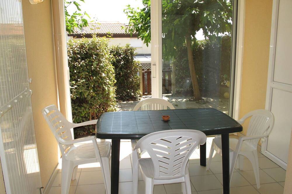 Ganze Wohnung, Herrliche Wohnung für 2 Leute mit Tv, Terrasse, Haustiere erlaubt und Parkplatz in Carcans Plage, Carcans