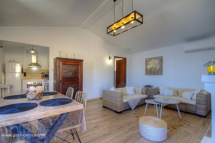 Gîte pour 4 personnes, avec Terrasse dans Plage De La Marine De Meria - 4