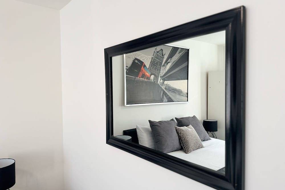 Ensuite Deluxe Room with Shower in London, South East England